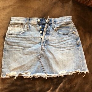 Madewell Denim Skirt (NWT - never worn !)